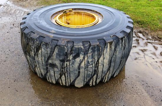 Komatsu Wa470-5 Tyre